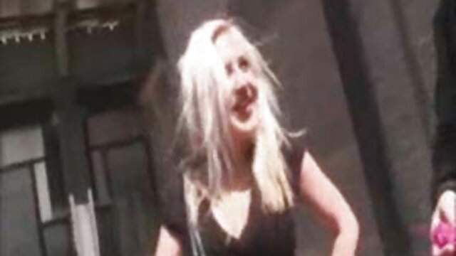 Avo lenta :  Ny tall hunk dia mikapoka tovovavy tanora mamy ao an-trano Olon-dehibe XXX movies 